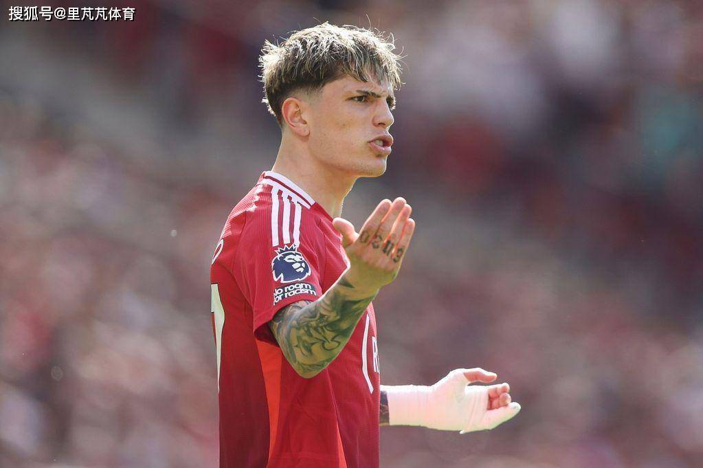 从曼联转会蓝桥，可他却仍没能证明：21岁的加纳乔被“个性伤害”